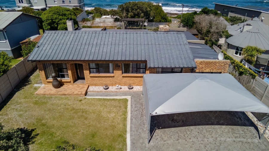 4 Bedroom Property for Sale in Sandbaai Western Cape
